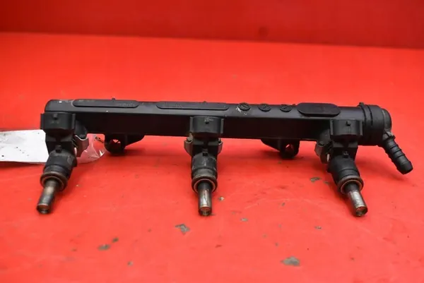 Rampe d'injection avec injecteurs Skoda Citigo 1.0 MPI 04C133313AH image 5