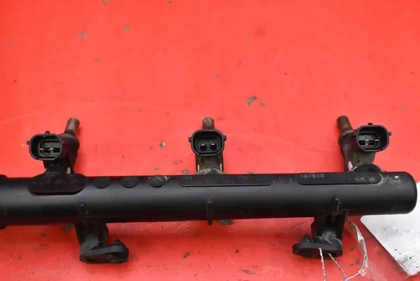 Rampe d'injection avec injecteurs Skoda Citigo 1.0 MPI 04C133313AH image 7