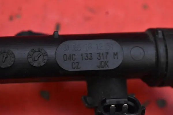 Rampe d'injection avec injecteurs Skoda Citigo 1.0 MPI 04C133313AH image 9