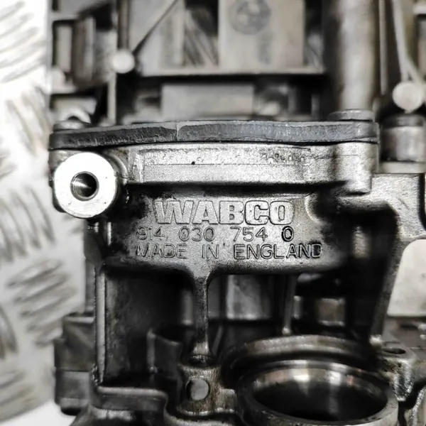 Gebrauchte BMW Ölpumpe OEM 7798014 für 2.0L Diesel image 6