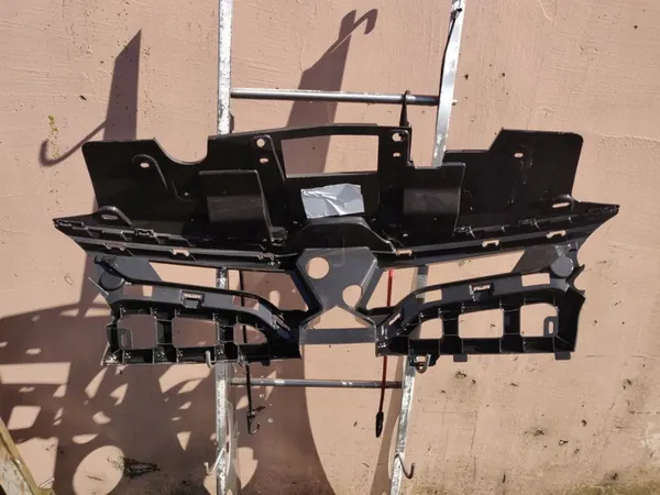 RENAULT MEGANE III 3 LIFT Front Grill Support 620367995R image 4