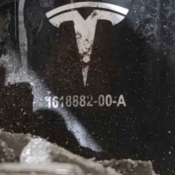Tesla Model Y 2023 Moteur Électrique OEM 112098008J image 7