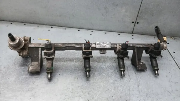 Carril de Inyectores OEM 98MF-9D280 para Ford Focus MK1 Sedán image 5