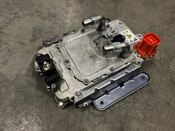 OEM L1M8-14G646-AD Inversor Cargador para Ford Explorer MK6 image 2