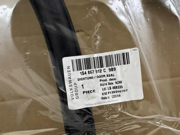 VW UP Voor rechter deurafdichting OEM 1S4867912C image 3