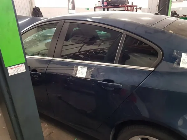 Vänster bakdörr GEU (22A) Opel Insignia A Lift image 2