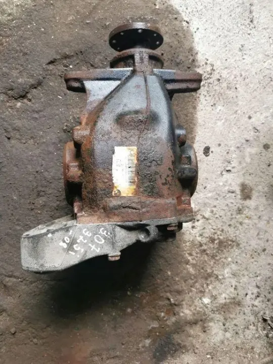 BMW 3 (E90) Rear Differential 7566183 2.5L 2005 image 2