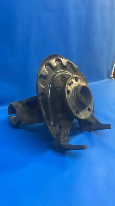 SEAT Alloggiamento cuscinetto anteriore sinistro 6Q0407255AC image 2