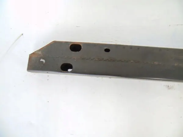 OEM 382719 Poutre de pare-chocs arrière Nissan Tiida 2004-2012 image 3