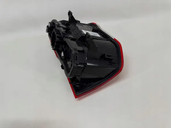 Luz trasera derecha FORD TOURNEO COURIER 2014- image 10