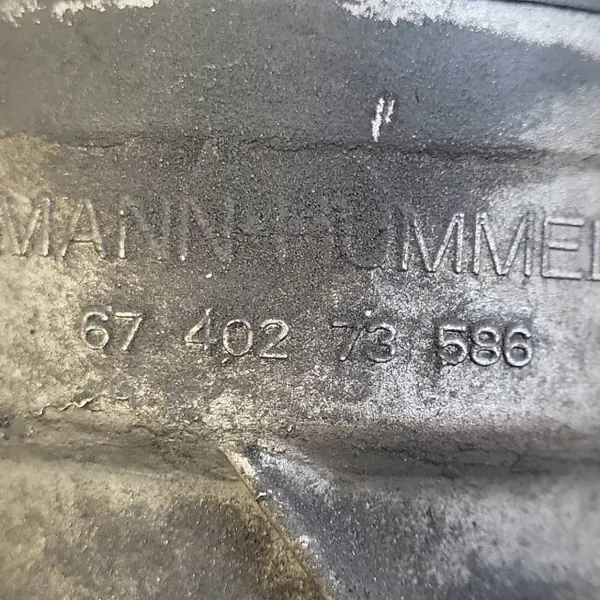 Oljefilterfäste VOLVO V40 CROSS COUNTRY 2.0L diesel OEM image 5