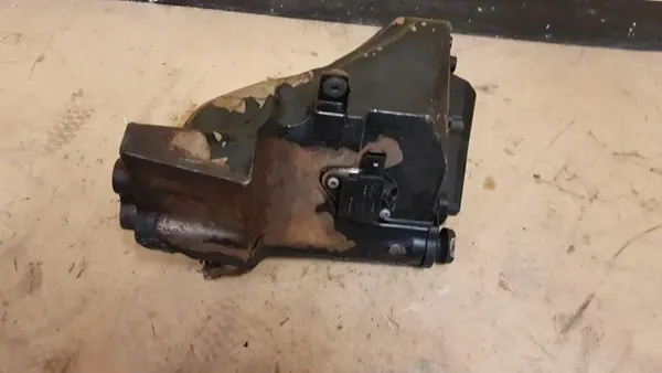 Ölkühlerleitung Getriebe OEM 4F0115374F - Audi RS6 C6 image 6
