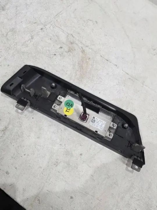 BMW Navigointinäyttö OEM 8798744 3-sarja G20 image 3