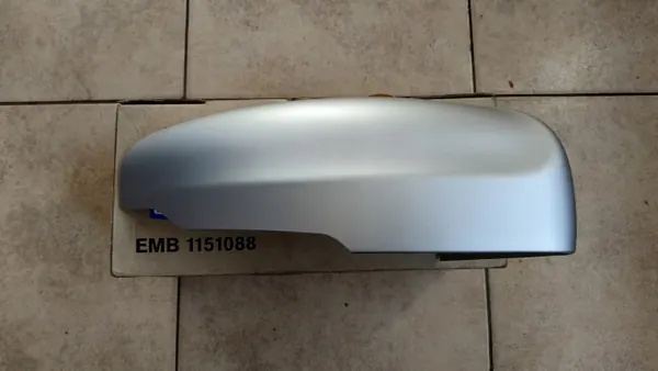 Volvo XC60 Couvre-miroir OEM NAKŁADKA PRAWA volvo image 2