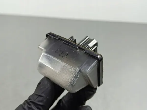 Feu de plaque Mazda CX-9 OEM FOB56345 image 3