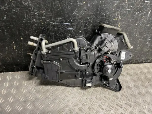 Ford Geblazenhuis OEM L1MH18D283DE Gebruikt image 2