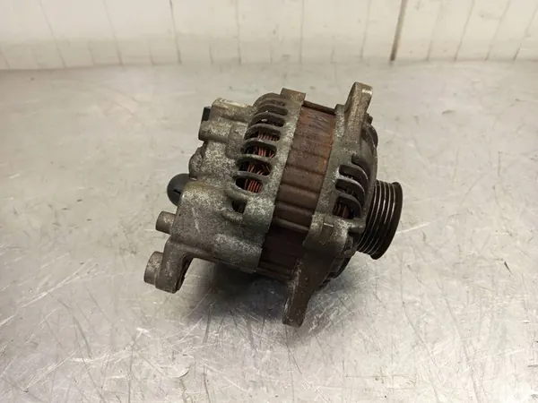 Nissan 350Z 2003 Generaattori OEM 23100CD010 image 4