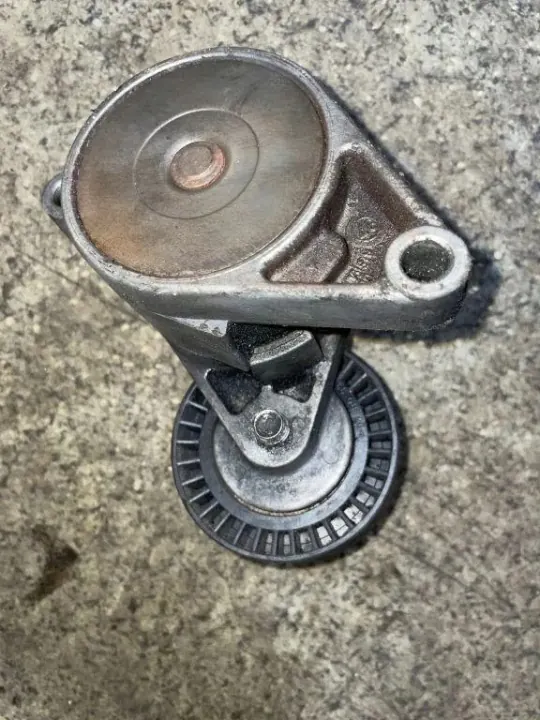 Tendeur de courroie BMW 5 E39 OEM 1748832 2.8L image 3