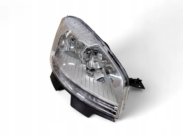 TYC 20-11255-15-2 Farol image 3