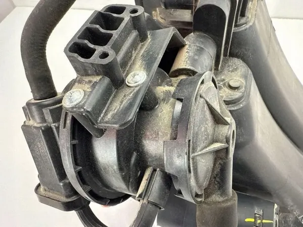 VW Touareg 7P brandstoffilter 3.0 3.6 7P0201801 image 4