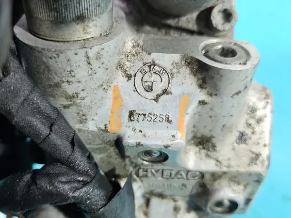Válvula de Suspensión BMW OEM 6775258 - Estado Usado image 10