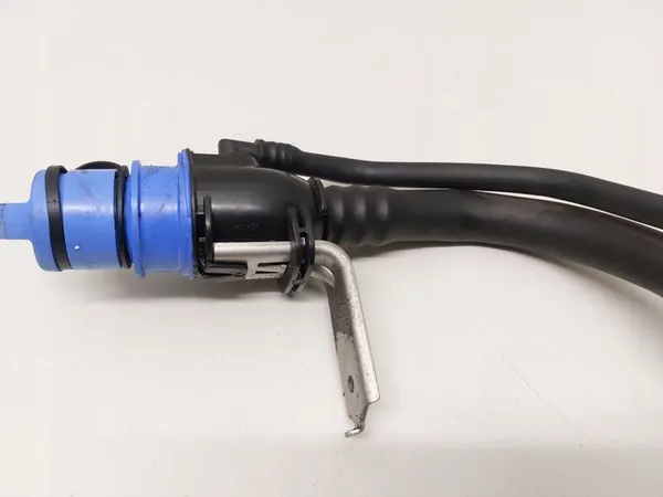 Goulotte AdBlue Ford Focus image 2