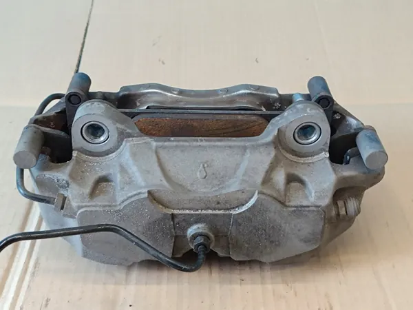 AUDI A4 B9 AVANT 2.0 TFSI Etu Oikea Jarrusatula 8W0615108D image 10