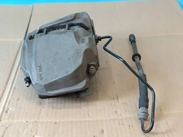 AUDI A4 B9 AVANT 2.0 TFSI Etu Oikea Jarrusatula 8W0615108D image 7