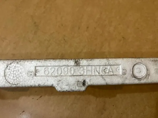 Nissan Micra K13 Frontstoßdämpfer OEM 62090-3HN0A image 5