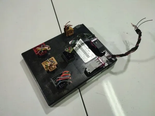 Módulo de confort Audi A5 2009 2.0L 8K0907063 image 3