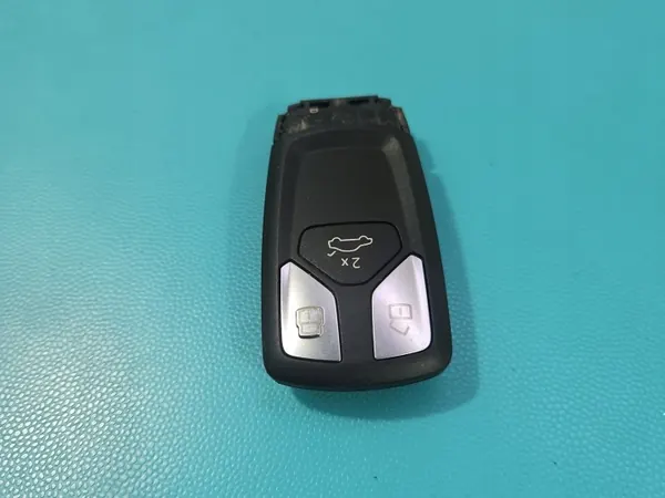 Keyless Avain Audi A4 B9 4M0959754CC image 3