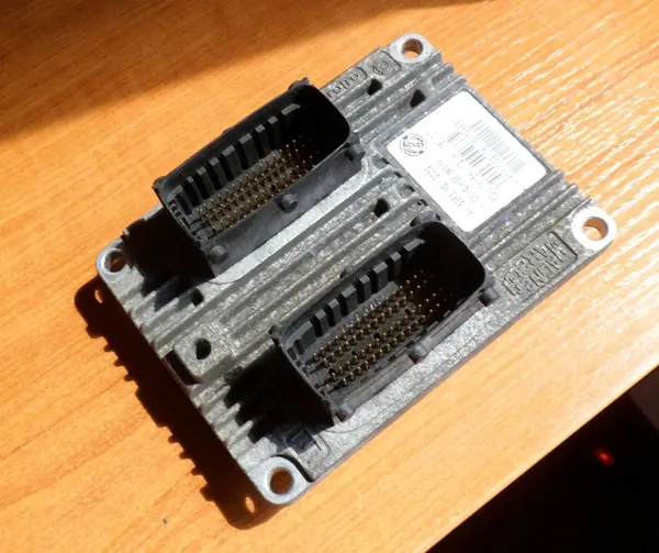 ECU Fiat Grande Punto 1.4 8V OE IAW 5SF3.M2 51827440 image 2