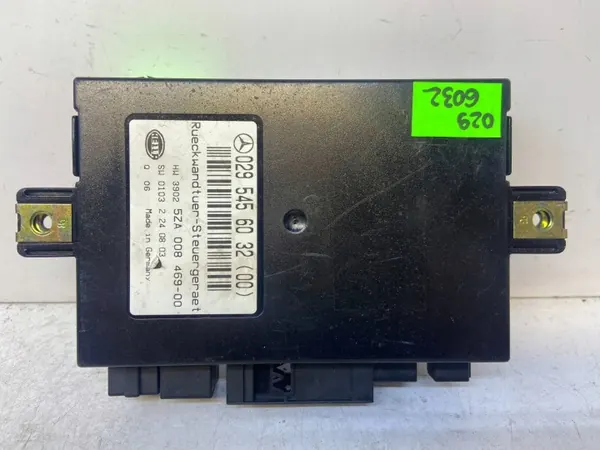 Mercedes-Benz E W211 kofferbakmodule OEM A0295456032 image 4