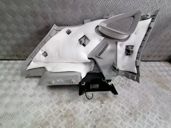 MG ZS - Oikean Takapilarin Suojus 10360721 image 3