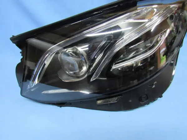 Linker Mercedes W213 MultiBeam Licht image 4