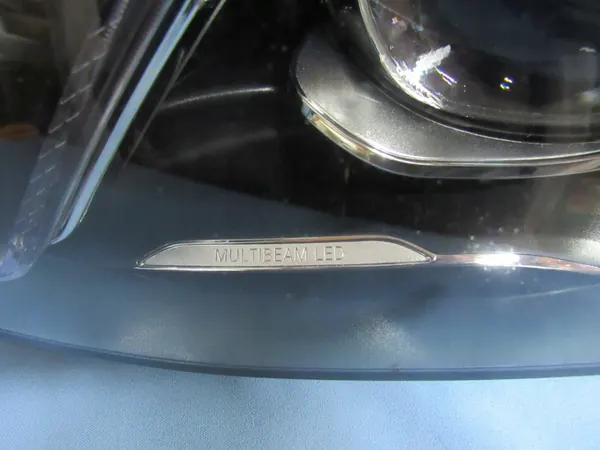 Linker Mercedes W213 MultiBeam Licht image 5
