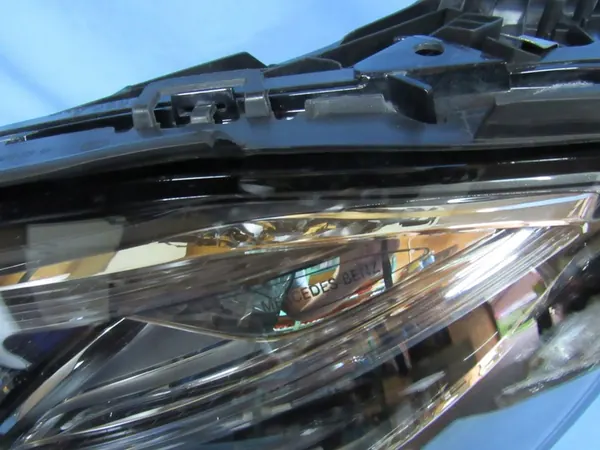 Linker Mercedes W213 MultiBeam Licht image 6