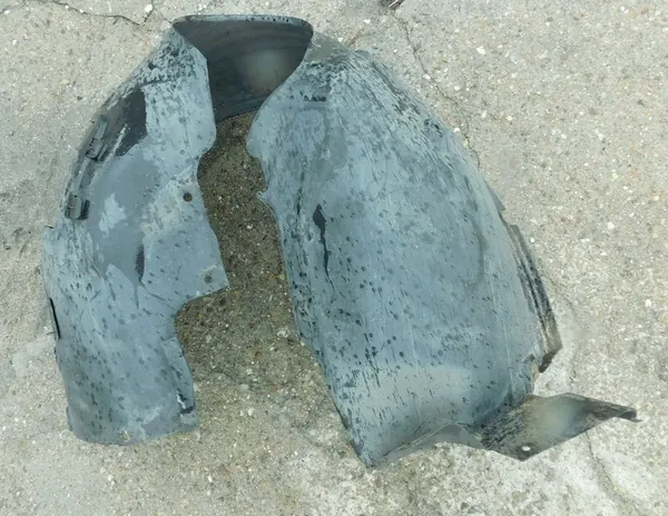 BMW Z4 E85 02-06 Oikea Etulokasuoja 7012728 image 2