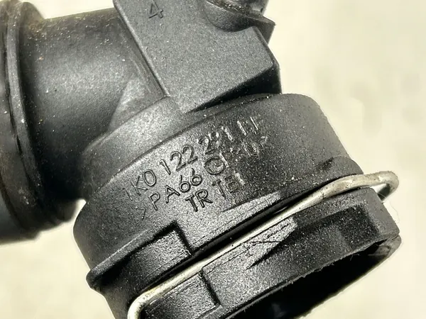 Turboahtimen vesiputki Volkswagen Tiguan Allspace 2022 OEM 5QN122157AD image 6