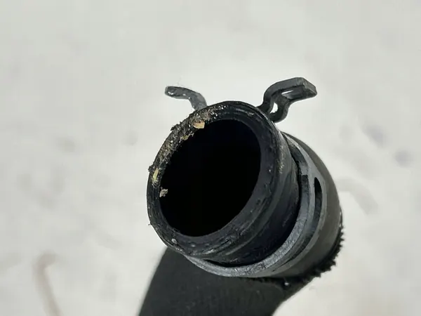 Turboahtimen vesiputki Volkswagen Tiguan Allspace 2022 OEM 5QN122157AD image 7