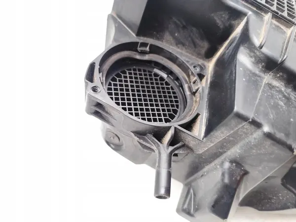 Renault Captur Ilmansuodattimen Kotelo 165008308R image 6