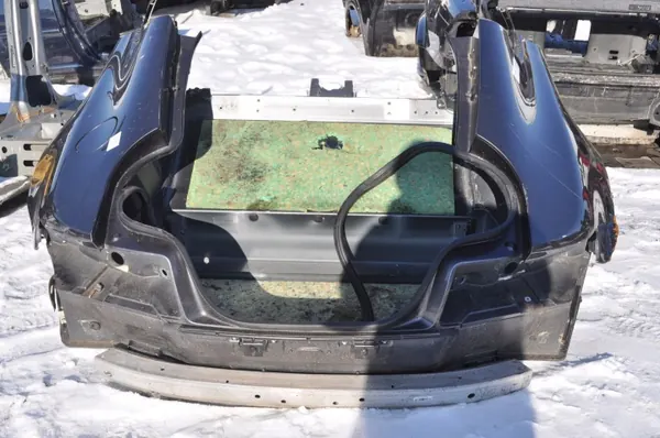 Aston Martin Vantage achterspatbord OEM 420160 image 2