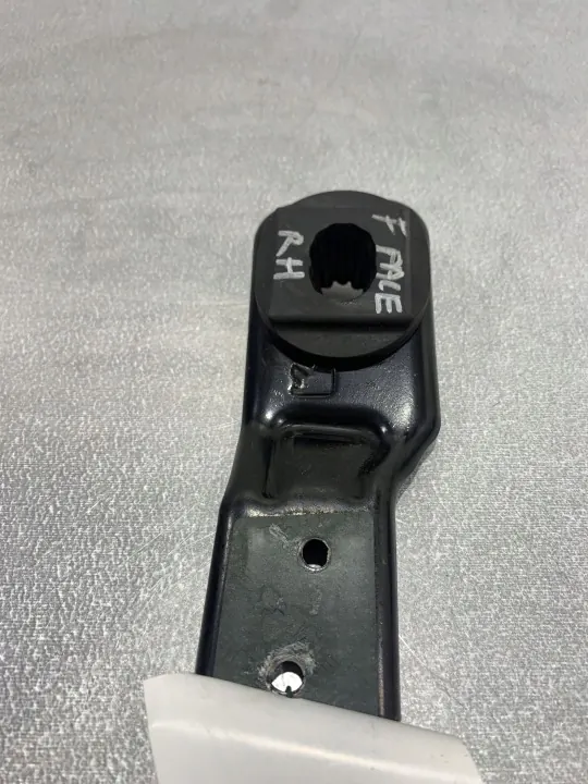 Jaguar F-Pace kylarfäste OEM FBZ19056 image 4