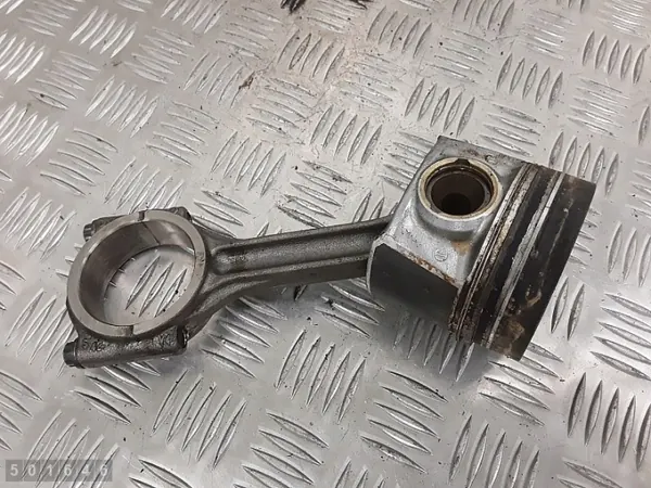 VW Golf VII 2.0 TDI Zuiger OEM 0171a - Gebruikt image 2