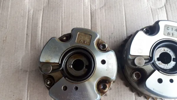 Audi OE 07L109084B Begagnad Kamkedja Variator image 10