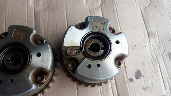 Audi OE 07L109084B Begagnad Kamkedja Variator image 3