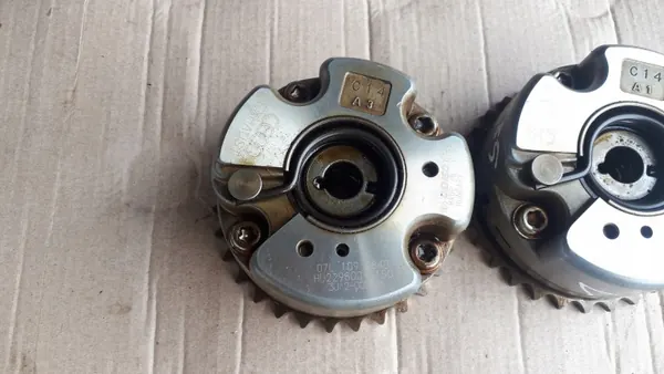 Audi OE 07L109084B Begagnad Kamkedja Variator image 4