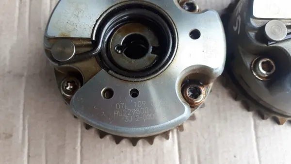 Audi OE 07L109084B Begagnad Kamkedja Variator image 5