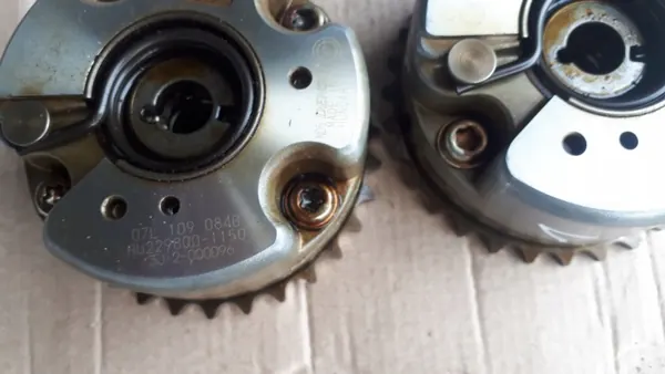 Audi OE 07L109084B Begagnad Kamkedja Variator image 7