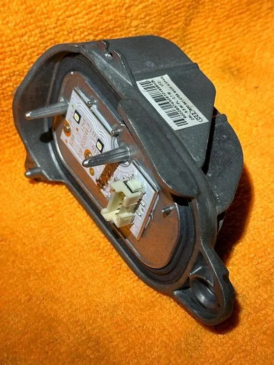 Módulo de controle de faróis Audi Q5 2015 image 4